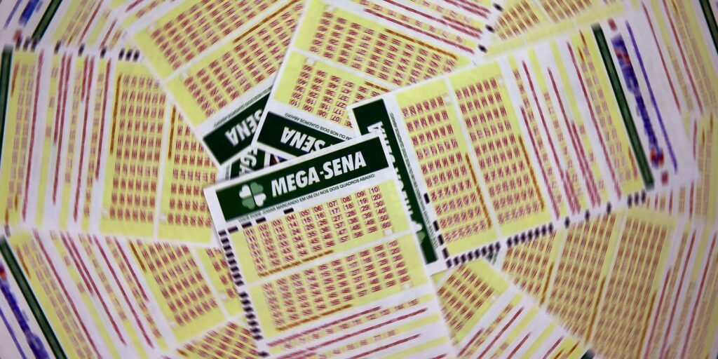 mega-sena-acumula-para-r$-102-milhoes;-confira-os-numeros-sorteados
