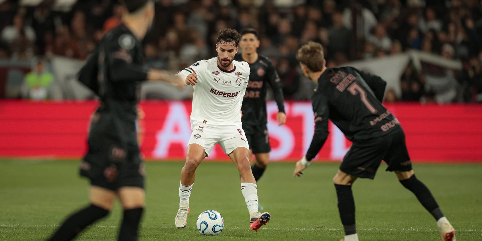 ancelotti-convoca-martinelli,-do-fluminense,-para-amistosos-na-asia