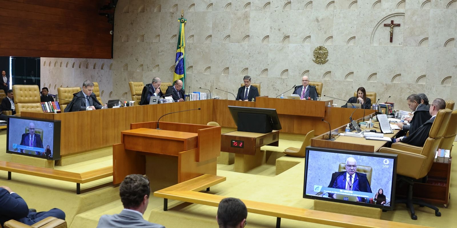 stf-retoma-sessoes-apos-suspensao-de-casos-moraes-e-mendonca