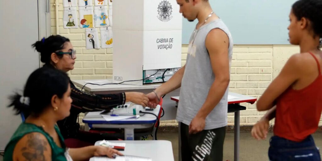 caminhos-da-reportagem: importancia-do-voto-para-jovens-e-idosos