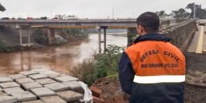 temporais-colocam-mais-de-700-cidades-na-regiao-sul-em-alerta-vermelho