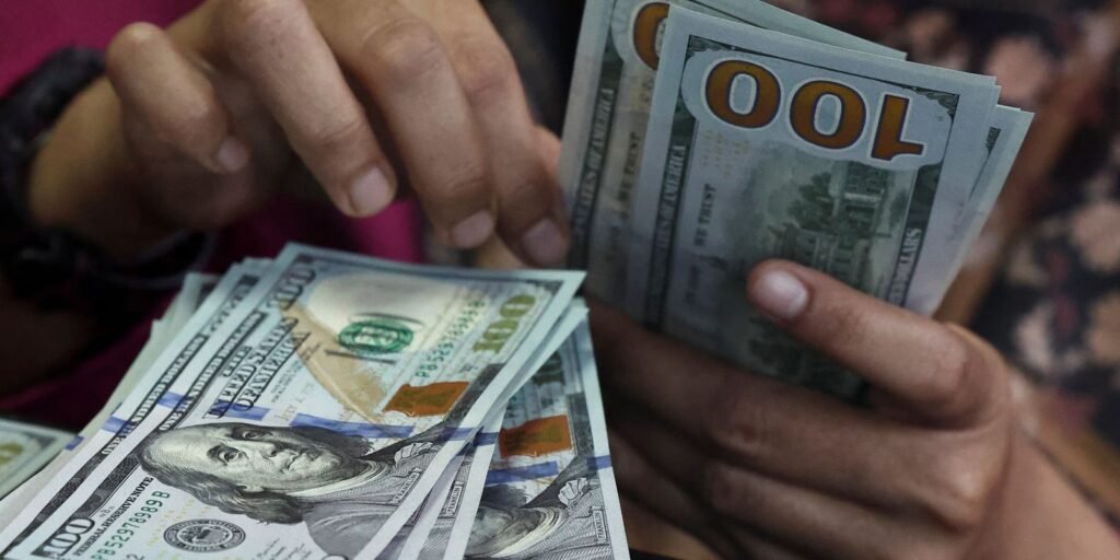 dolar-sobe-para-r$-5,22-e-atinge-maior-nivel-desde-marco