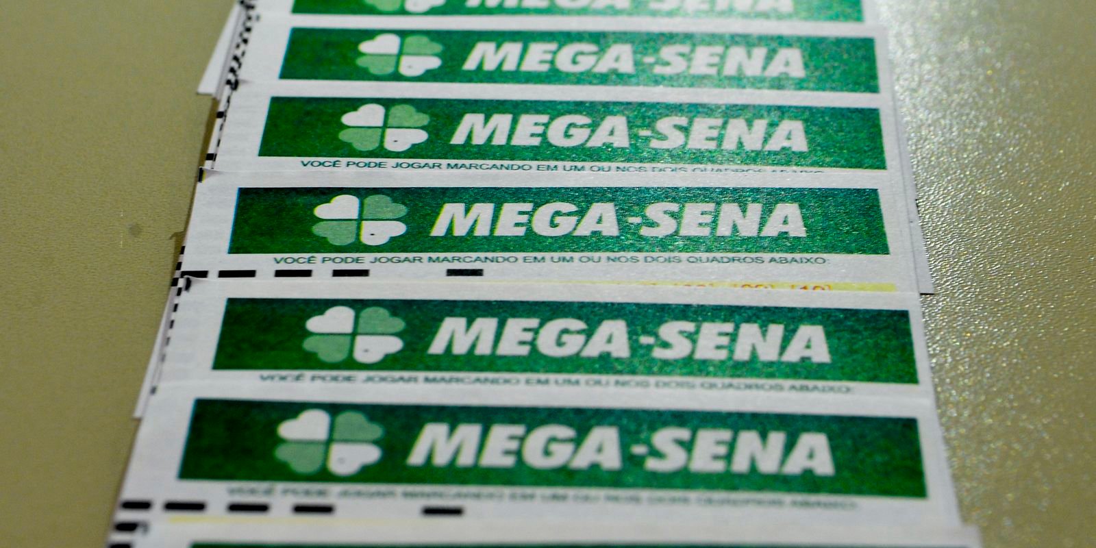 mega-sena-acumula-para-r$-100-milhoes;-confira-os-numeros-sorteados