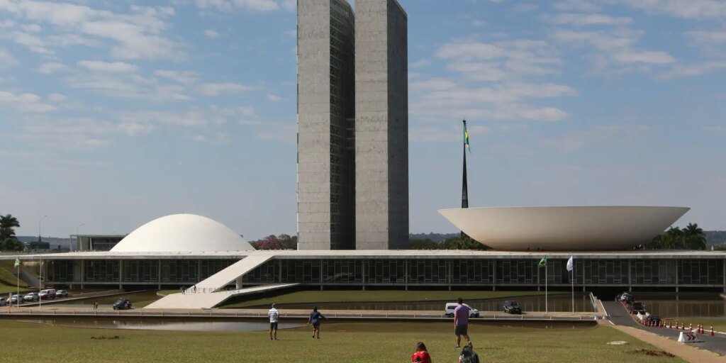 calendario-especial-pode-acelerar-votacao-da-pec-do-fim-da-escala-6×1