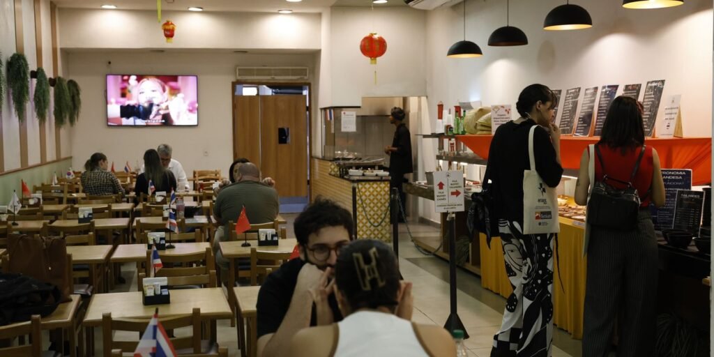 setor-de-servicos-cai-0,1%-de-julho-para-agosto,-mostra-ibge