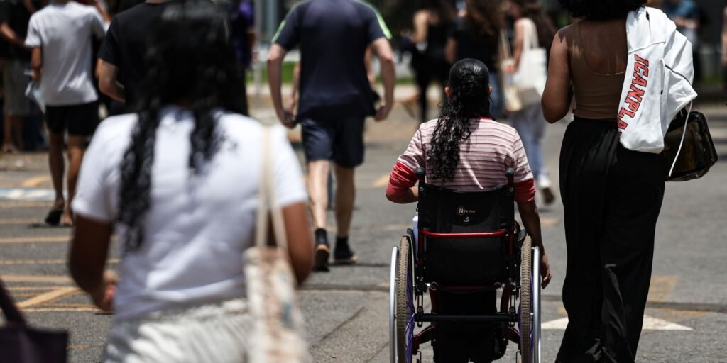 enem-2026:-prazo-para-escolher-idioma-da-prova-termina-neste-domingo