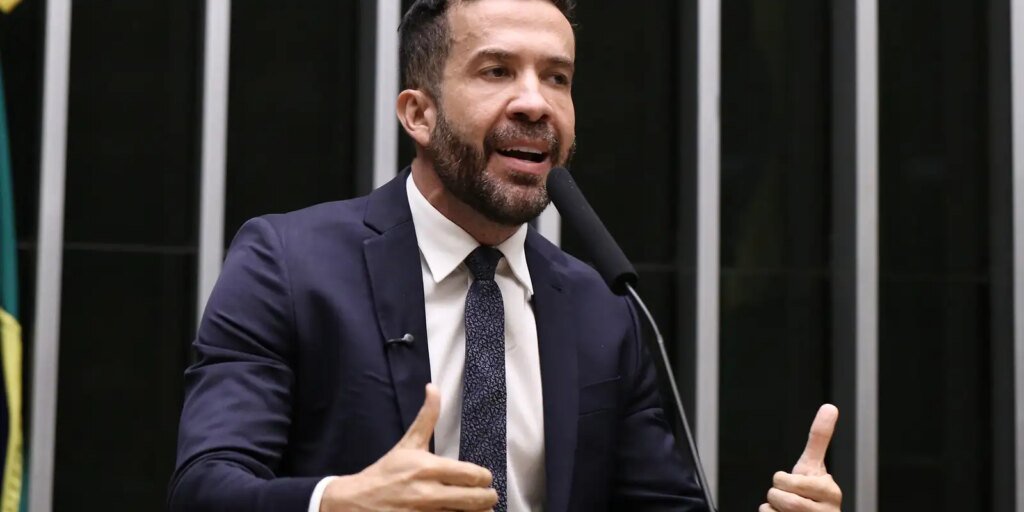 deputado-andre-janones-e-internado-com-arritmia-em-sao-paulo
