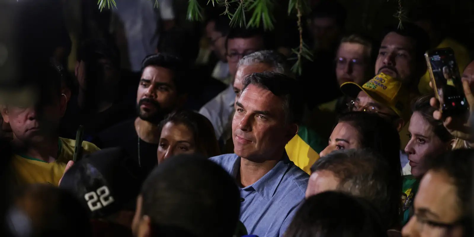 flavio-bolsonaro-impoe-condicoes-para-liberar-sigilos
