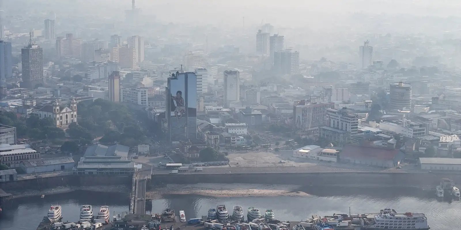 manaus-cancela-programacao-de-357-anos-por-causa-da-fumaca