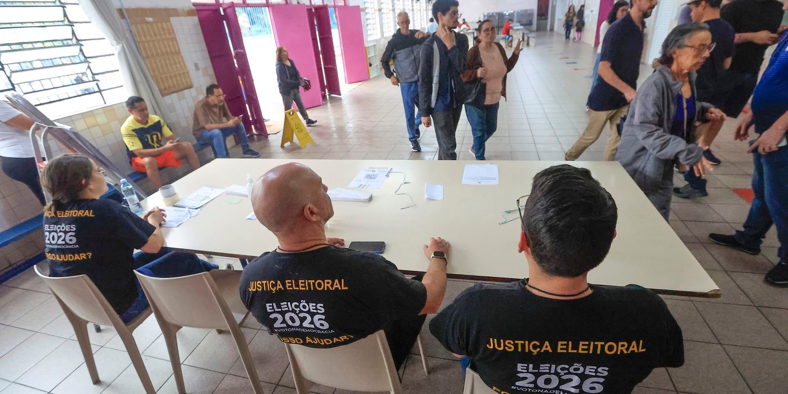 apesar-das-fortes-chuvas,-eleicoes-seguem-tranquilas-em-sao-paulo