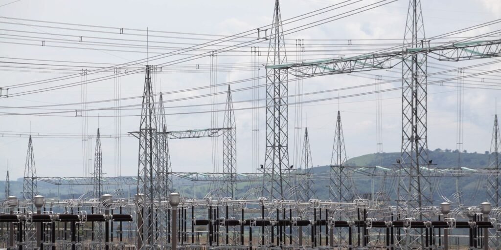 aneel-preve-tres-leiloes-de-transmissao-de-energia-em-2027