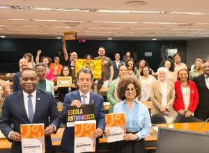 chega-ao-congresso-caderno-de-propostas-para-educacao-antirracista