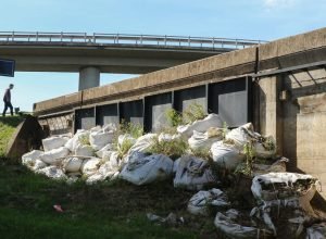 nivel-do-guaiba-recua,-e-prefeitura-de-porto-alegre-reabre-comportas