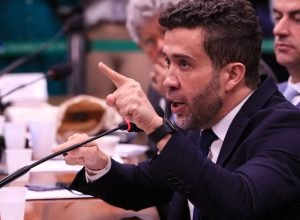 janones-e-suspenso-por-tres-meses-em-conselho-de-etica-da-camara