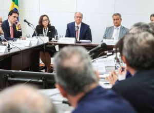 governo-busca-negociacao-com-eua-e-pede-apoio-de-empresarios