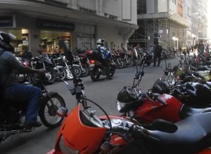 em-dez-anos,-frota-de-motocicletas-cresce-42%-no-pais