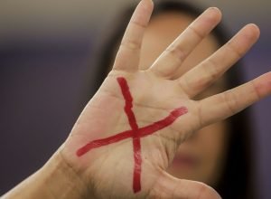 mortes-intencionais-caem-5,4%-no-pais-em-2024;-feminicidios-sobem-19%