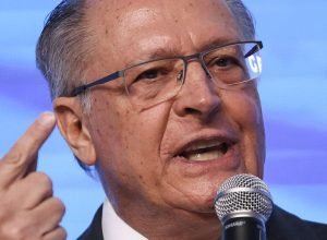 brasil-esta-conversando-“com-reserva”-com-estados-unidos,-diz-alckmin