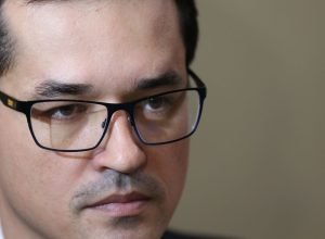 justica-manda-deltan-pagar-r$-135-mil-a-lula-por-caso-do-powerpoint