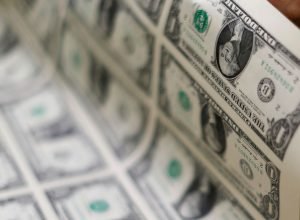 dolar-fecha-acima-de-r$-5,60-por-primeira-vez-em-quase-dois-meses