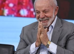 lula-descarta-desafiar-eua,-mas-diz-que-brasil-nao-e-republiqueta