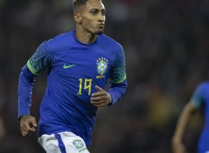 raphinha-e-vinicius-junior-sao-indicados-ao-premio-bola-de-ouro