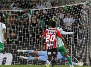 rafael-defende-penalti-e-sao-paulo-garante-empate-na-libertadores