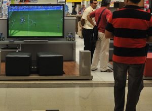 vendas-no-comercio-recuam-0,1%-em-junho,-3o-mes-seguido-de-queda