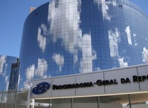 pgr-tem-5-dias-para-analisar-indiciamento-de-bolsonaro-e-eduardo