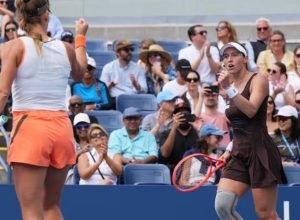 dupla-de-luisa-stefani-vence-3a-seguida-e-vai-as-quartas-do-us-open