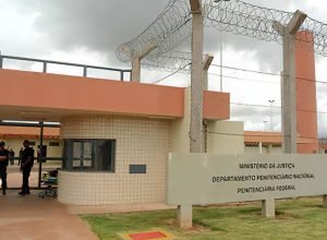 presidios-do-rio-terao-equipamentos-para-bloquear-sinal-de-celular