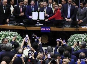 congresso-promulga-pec-que-muda-regras-para-pagamento-dos-precatorios