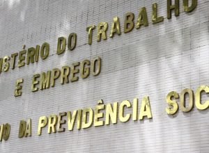 governo-notifica-patroes-sobre-atraso-do-fgts-de-empregadas-domesticas