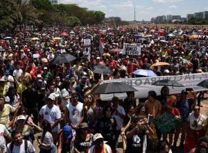 milhares-marcham-no-df-contra-anistia-a-golpistas-e-pec-da-blindagem