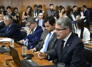 ccj-do-senado-rejeita-pec-da-blindagem-por-unanimidade