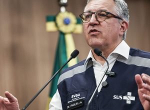 casos-suspeitos-de-intoxicacao-devem-aumentar-no-pais,-diz-ministro