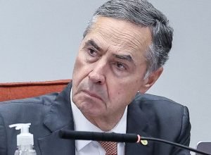 barroso-anuncia-que-vai-deixar-cargo-de-ministro-do-stf