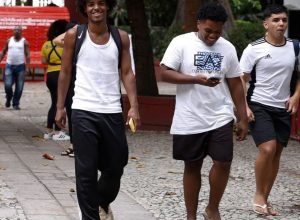 enem:-aplicativo-do-mec-traz-simulados-e-correcao-da-prova-de-redacao