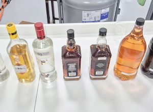 fabrica-clandestina-de-bebidas-usava-etanol-adulterado-de-postos