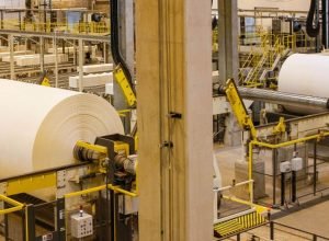 industria-completa-10-meses-de-pessimismo,-apesar-de-alta-na-confianca