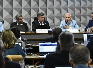 ex-presidente-do-inss-se-nega-a-responder-perguntas-de-relator-da-cpi 