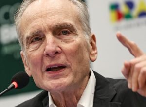 pre-cop:-economista-defende-transicao-energetica-urgente