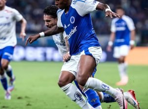 cruzeiro-vence-e-permanece-na-cola-dos-lideres-do-brasileiro