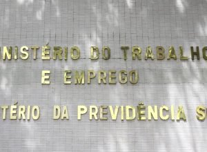 prazo-para-contestar-descontos-indevidos-do-inss-​termina-dia-14