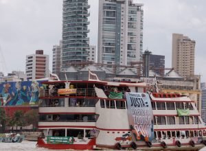 belem:-barqueata-na-baia-de-guajara-marca-inicio-da-cupula-dos-povos