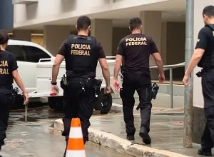 fraudes-no-inss:-ex-ministro-de-bolsonaro-e-deputados-sao-alvos-da-pf