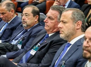 defesas-de-bolsonaro-e-de-outros-reus-contestam-execucao-das-penas 