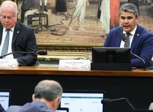 pedido-de-vista-adia-votacao-de-parecer-sobre-mandato-de-zambelli