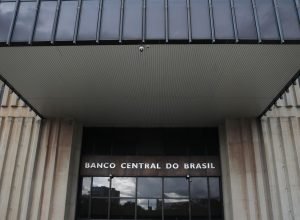 mercado-financeiro-eleva-projecao-do-pib-para-2,25%-em-2025