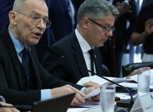 cpi-do-crime-convoca-bacellar,-presidente-da-alerj-solto-por-colegas